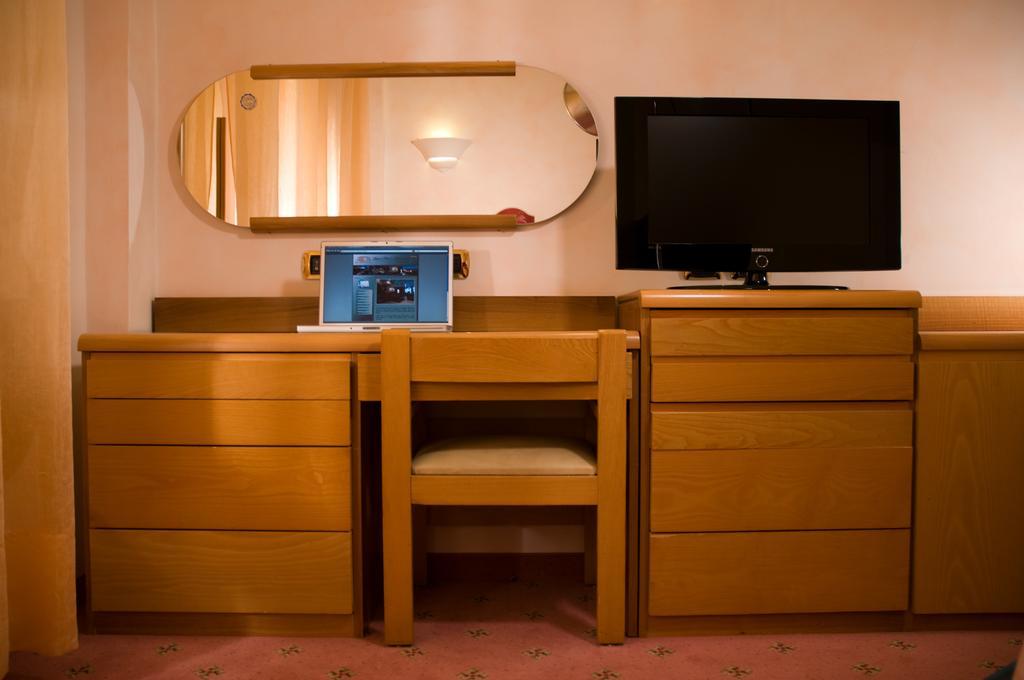 Grand Hotel Ambasciatori Wellness & Spa Chianciano Terme Dış mekan fotoğraf